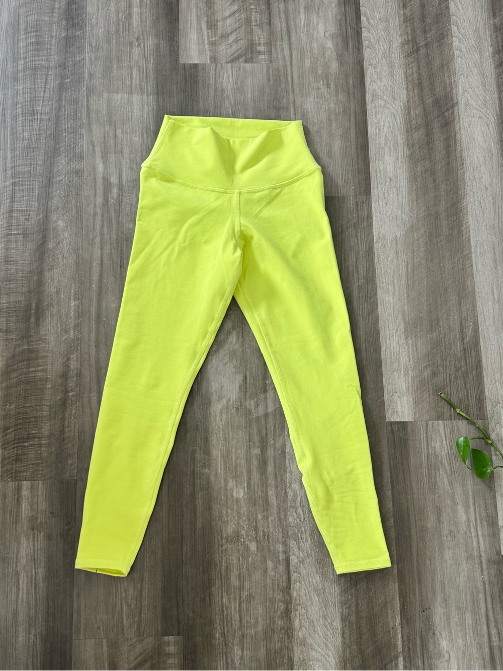 Alo Yoga High-Waist Neon Yellow Leggings